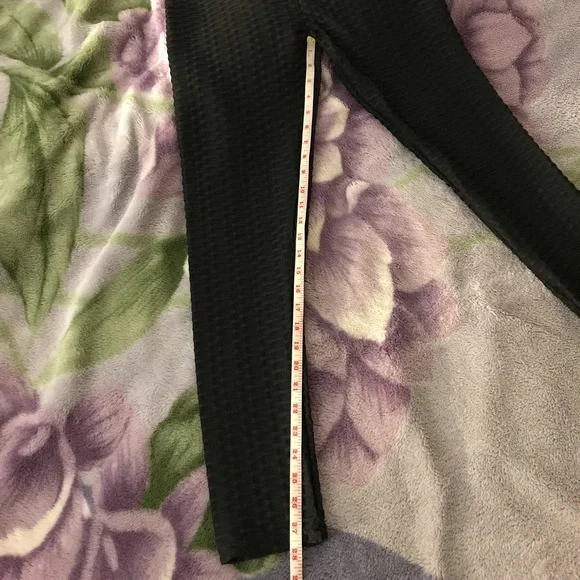 SHEIN Solid Textured Sports Leggings with Phone Pocket - Picture 16 of 16